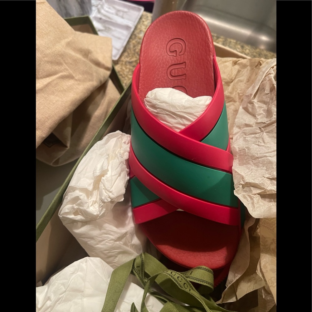 Gucci web slides
